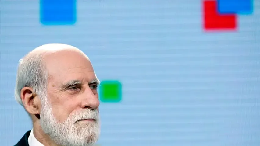 İnternetin atası Vinton Serf təqaüdə çıxır