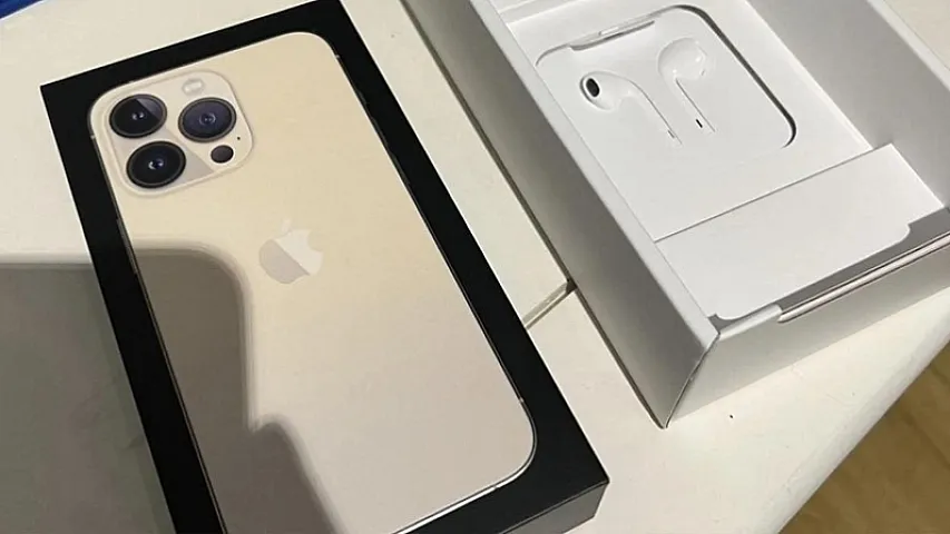 “Apple” başladı, digərləri də qoşuldu: Smartfon qutularından qulaqlıqlar niyə yoxa çıxdı?
