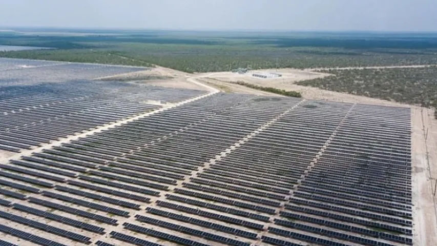 "Google" nəhəng günəş elektrik stansiyasının bütün enerji istehsalını satın aldı