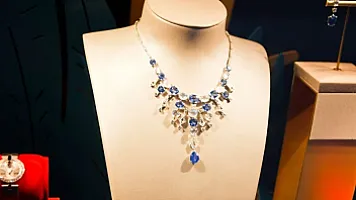 Lüks bazarında sürpriz: "Richemont" analitiklərin gözləntilərini ikiqat üstələdi