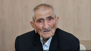 100 yaşlı neftçi Məsməli Mustafayev: 16 yaşından işləməyə başlayıb 