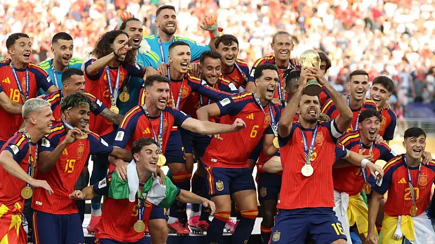 Dünya çempionu olan İspaniya neçə milyon qazandı?
