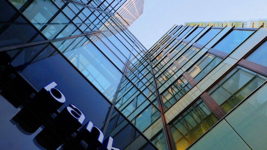 Ən böyük faiz gəliri əldə edən bankların RENKİNQİ