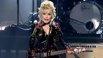 Dolly Partonun biznes uğurunun sirri: Musiqidən turizmə uzanan yol
