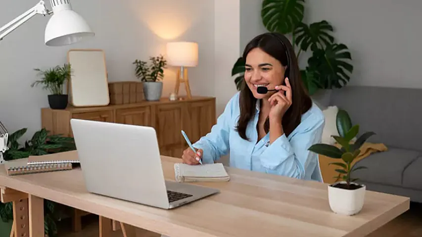 Evdən səsləndirmə edərək pul qazanmaq - Bu sahələr gəlirli hesab olunur