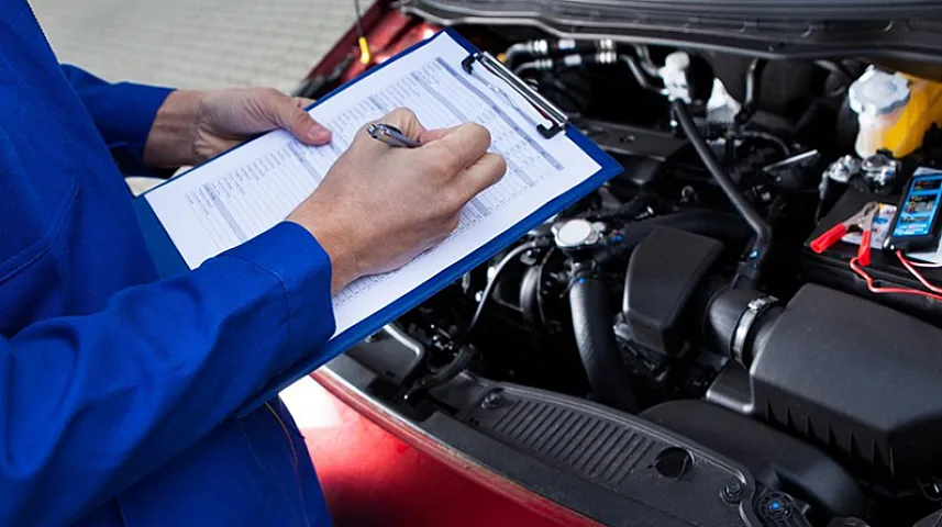Uzun yola çıxmadan öncə avtomobilə texniki baxış - Təhlükəsizliyiniz üçün nə qədər vacibdir?