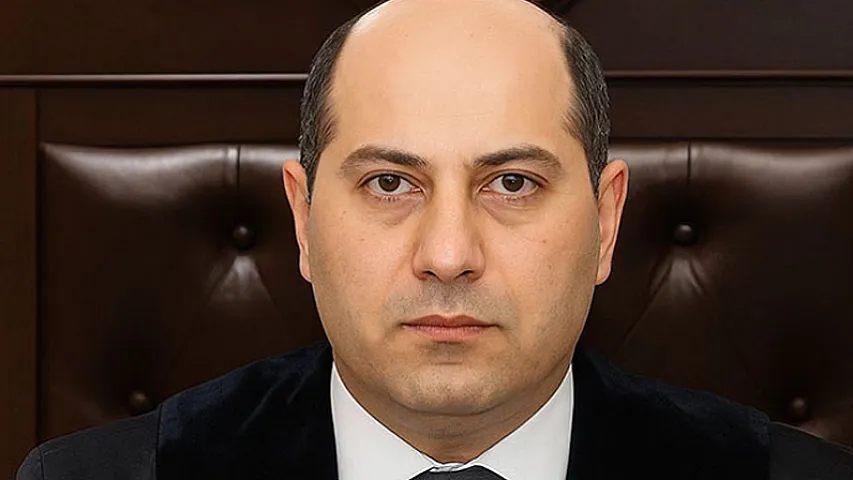 Azərbaycanda hakim evində kirayə qalan qadının işindən imtina etdi