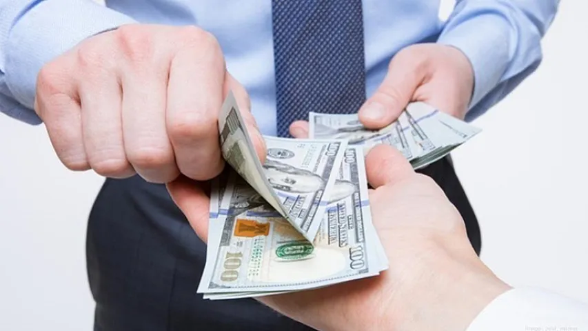 Balıq satan qadın birjaya 16 min dollar “yatırdı” - Hamısını itirdi