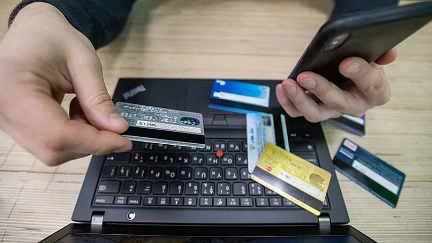 20 nəfərin bank kartından 10 min manat oğurlandı