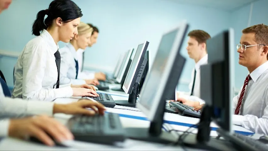 Niyə bəzi işçilər ciddi rejim olmasa, işləyə bilmirlər?