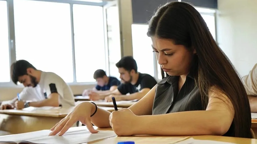 Bu il ən aşağı keçid balı hansı ixtisaslarda olub?