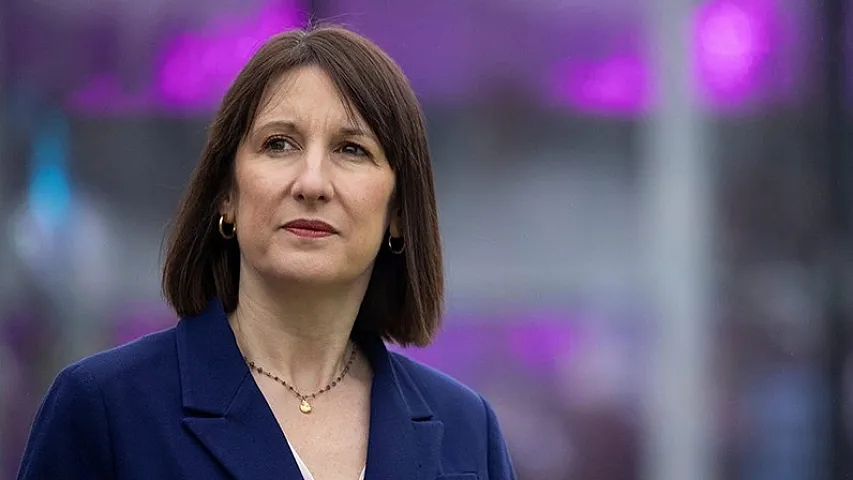 Britaniyada iş axtaranların sayı son 5 ildə rekord artım göstərib