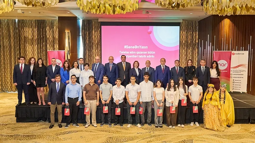 “Nar” ilin ən uğurlu abituriyentlərini mükafatlandırdı 