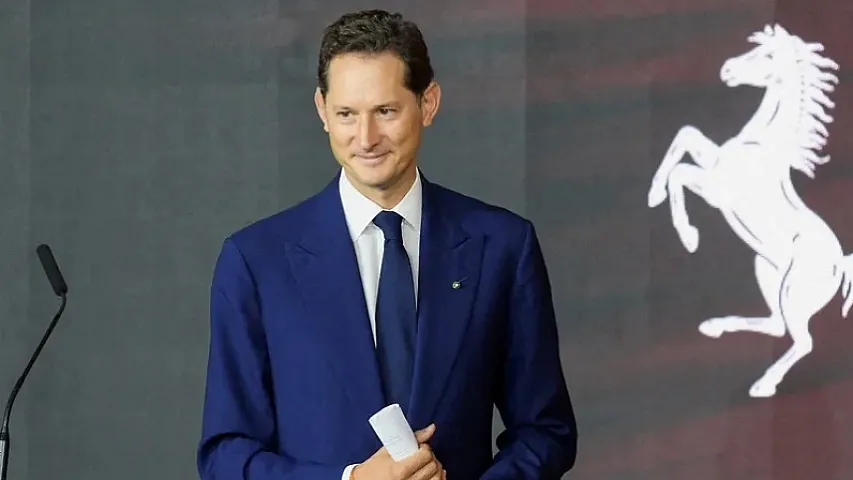 "Ferrari"nin rəhbəri İtaliyanın vergi tələbinə görə bir il ictimai işlərdə işləyəcək