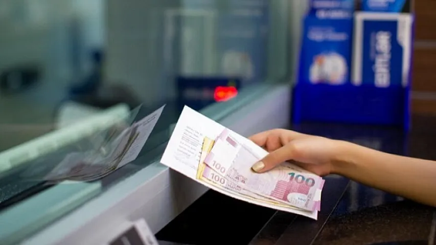 Əhalinin banklardakı əmanətləri 1 milyarddan çox artıb
