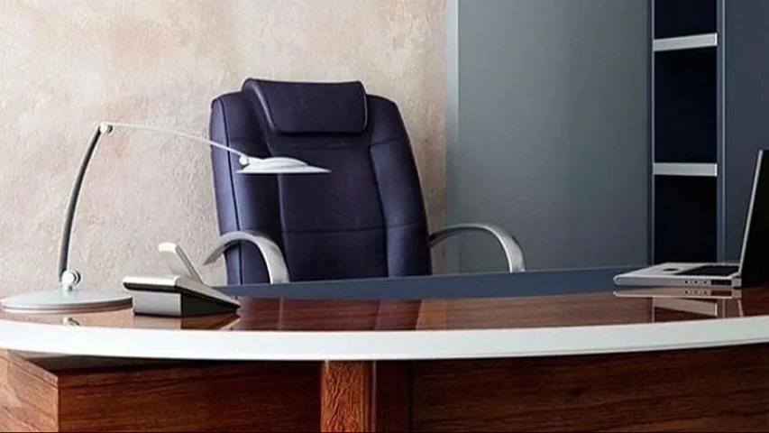 Директор школы уволен после жалобы собственной дочери: вскрылась растрата в 100 000 манатов