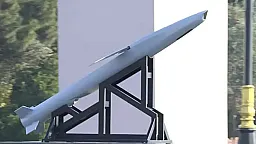 Arsenala qəbul edilən bu raket ilk dəfə paradda göstərildi