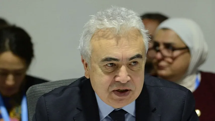 IEA: Məlumat mərkəzlərinə sərmayə neft sektorunu geridə qoyacaq