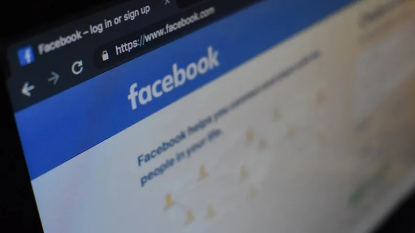 "Facebook" bir ayda Azərbaycandakı bazar payının 62 %-ni itirib