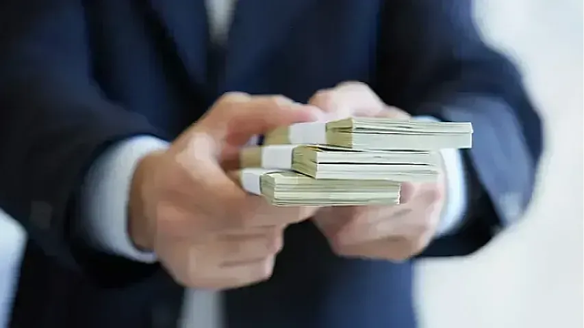 Sənaye kreditləri azalıb, digər sahələr üzrə isə kreditlər artıb