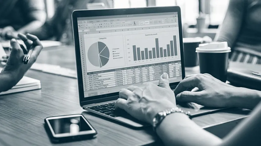 Qeyri-rəsmi işləyənlər üçün “hədiyyə staj” dövrü bitir - Ekspert