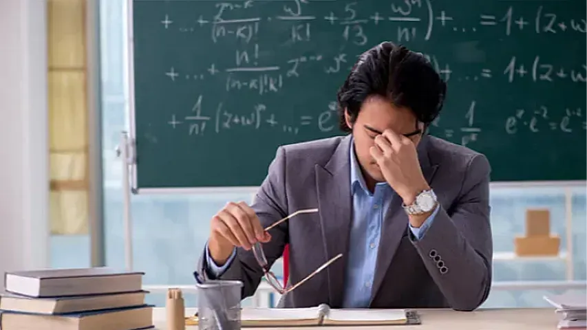 "İnkişaf etmiş ölkələrdə müəllimlər 8 saat işləyirlər"