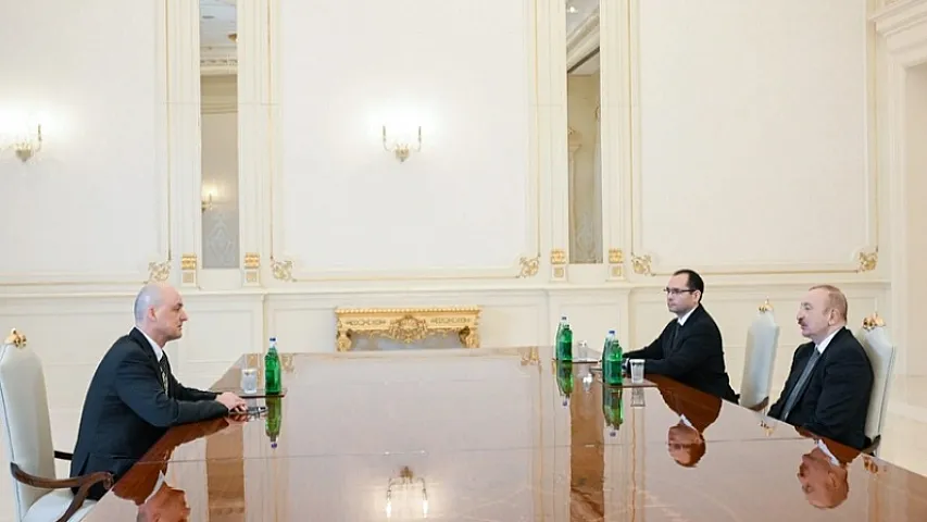 İlham Əliyev "John Deere" şirkətinin Mərkəzi Asiya və MDB ölkələri üzrə prezidentini qəbul edib