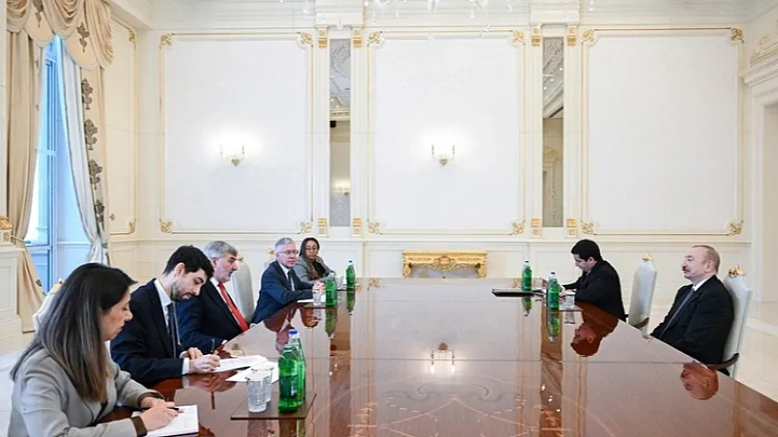 Президент Ильхам Алиев принял торгового представителя Великобритании и Северной Ирландии по Азербайджану