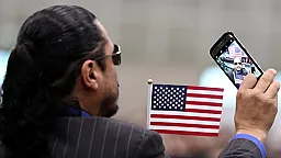 ABŞ turistlərdən 5 illik sosial media məlumatları tələb edə bilər