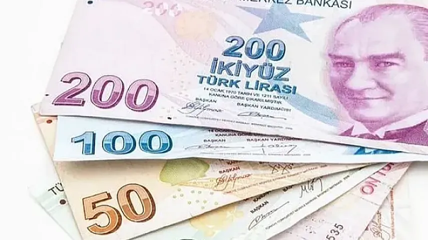 Lirə yenə dəyər itirir