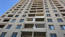 В Баку продолжаются восстановительные работы в здании, пострадавшем от пожара с тремя погибшими