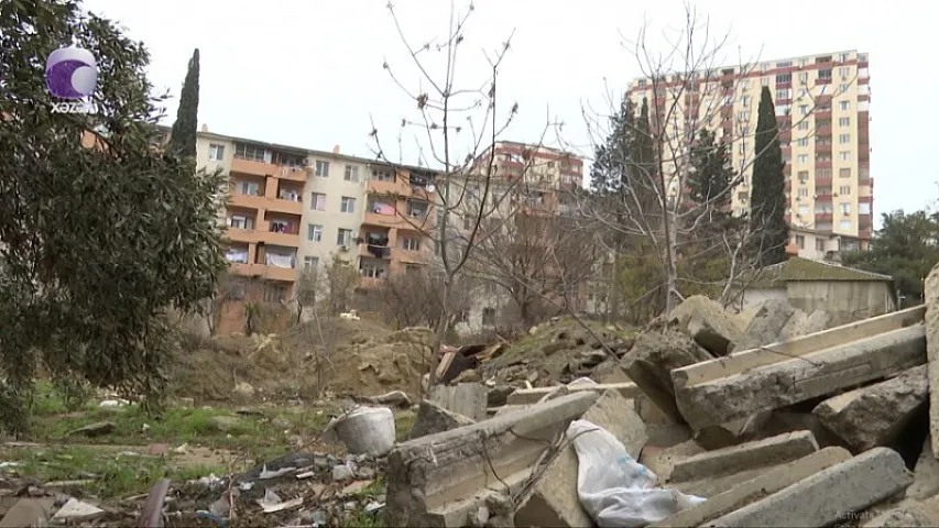 Xətaidə iki ildir abadlıq işləri niyə yarımçıq qalıb?