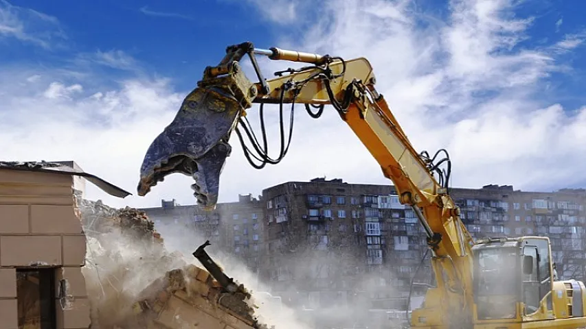 Bakının məşhur universitetində söküntü işləri başlayır