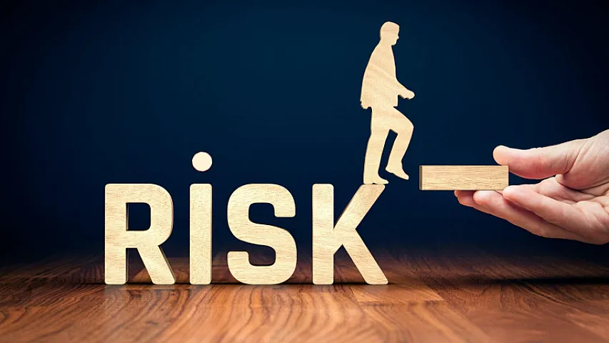 İnsanlar riski kağız üzərində idarə edir, amma küçədəki sınaq...