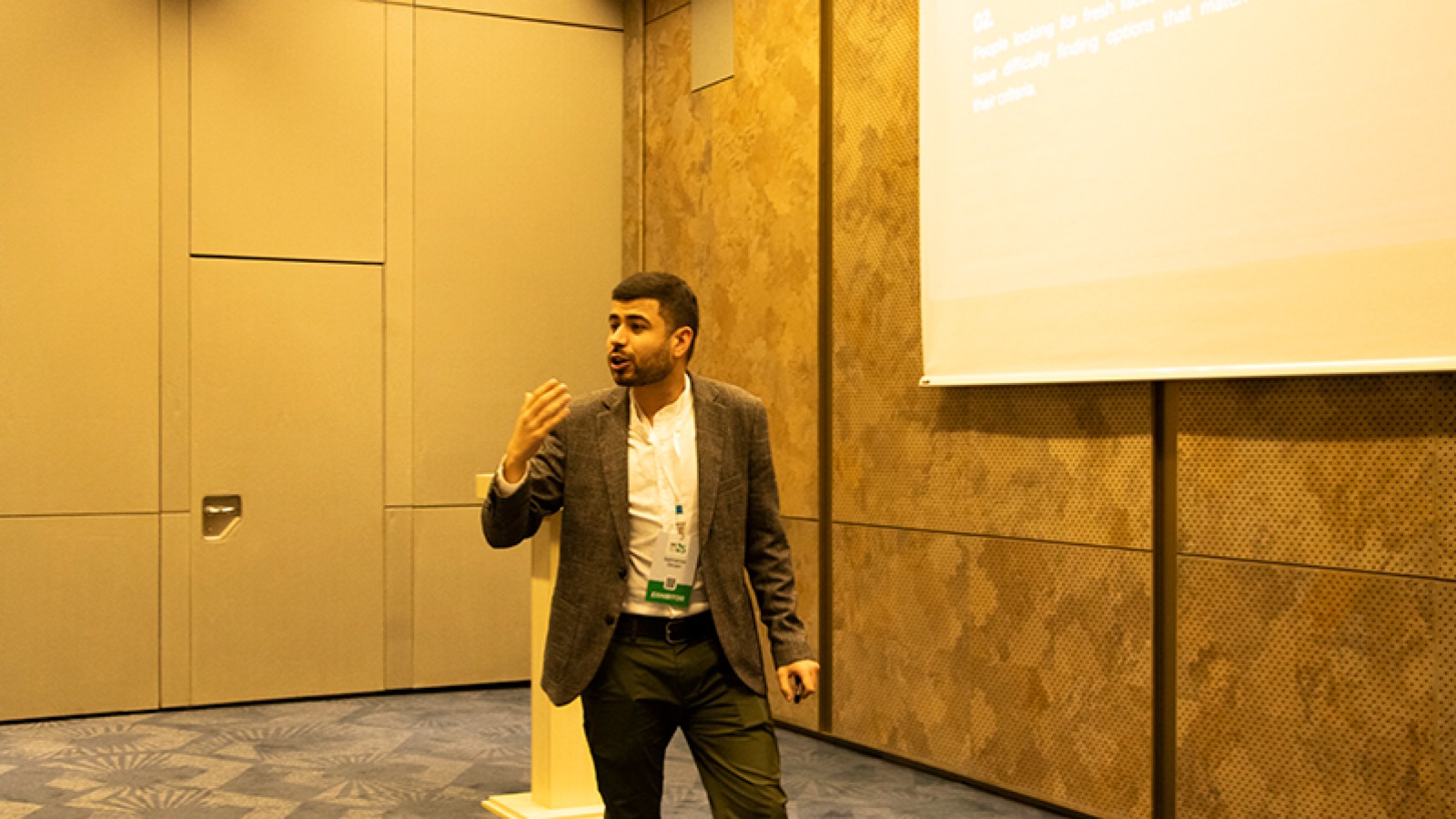 "Tələbəlikdə ofisiant idi, sonra biznes sahibi oldu" - indi işçilərinə 5000 manat maaş verir