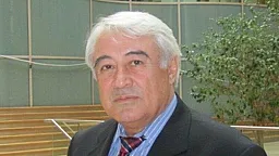 Расул Гулиев продал земельный участок в Баку за 5 миллионов манатов