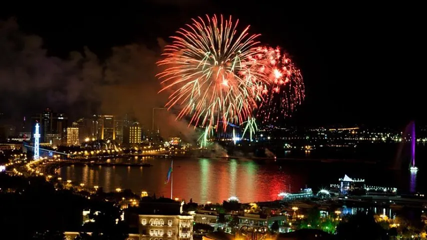 Yeni ildə harada əylənmək olar?