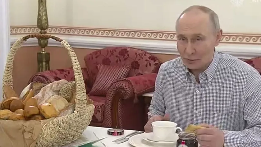 Rusiyalı sahibkar Putinə “pirojki” göndərdi 