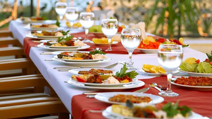 Ресторатор: чрезмерно широкое меню увеличивает пищевые потери в ресторанах