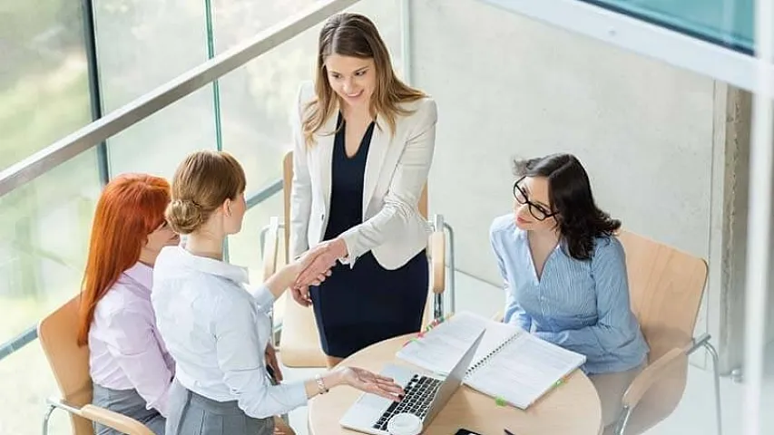 От ошибок к вершинам: уроки успешных женщин-лидеров - УТРЕННЕЕ ЧТЕНИЕ