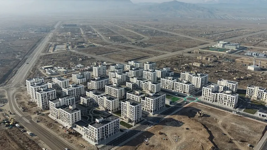 İlham Əliyev Ağdamda 2-ci yaşayış kompleksinin açılışında iştirak edib