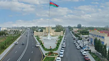 ООО «Avtoyoltikintiservis» выиграла тендеры на сумму более 5,4 млн манатов в Барде и других регионах