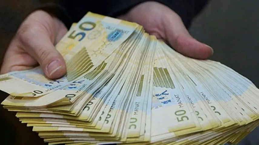 В Азербайджане вводятся в обращение обновленные банкноты номиналом 50 манатов – ФОТО