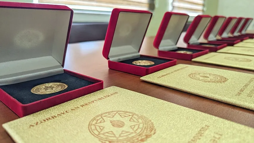 Qızıl və gümüş medal alan məktəblilərin sayı açıqlandı