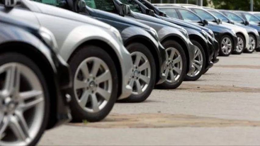 Автомобили государственных ведомств Азербайджана выставят на аукцион: