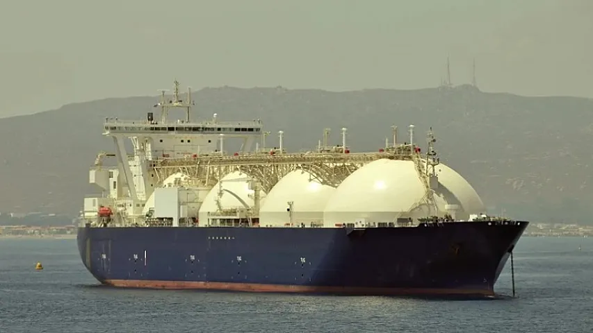 Üç ildə rekord həddə çatıb: Qlobal LNG ixracı 2025-ci ildə kəskin artıb