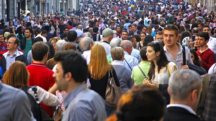 Dünya əhalisinin sayı rekorda yaxınlaşır