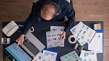 "Если этот бизнес будет занимать 4–6 часов в день, что я теряю?"