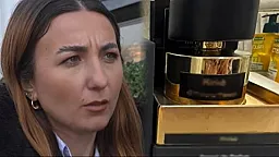 Жительница Баку жалуется на качество духов, купленных в «Adore»