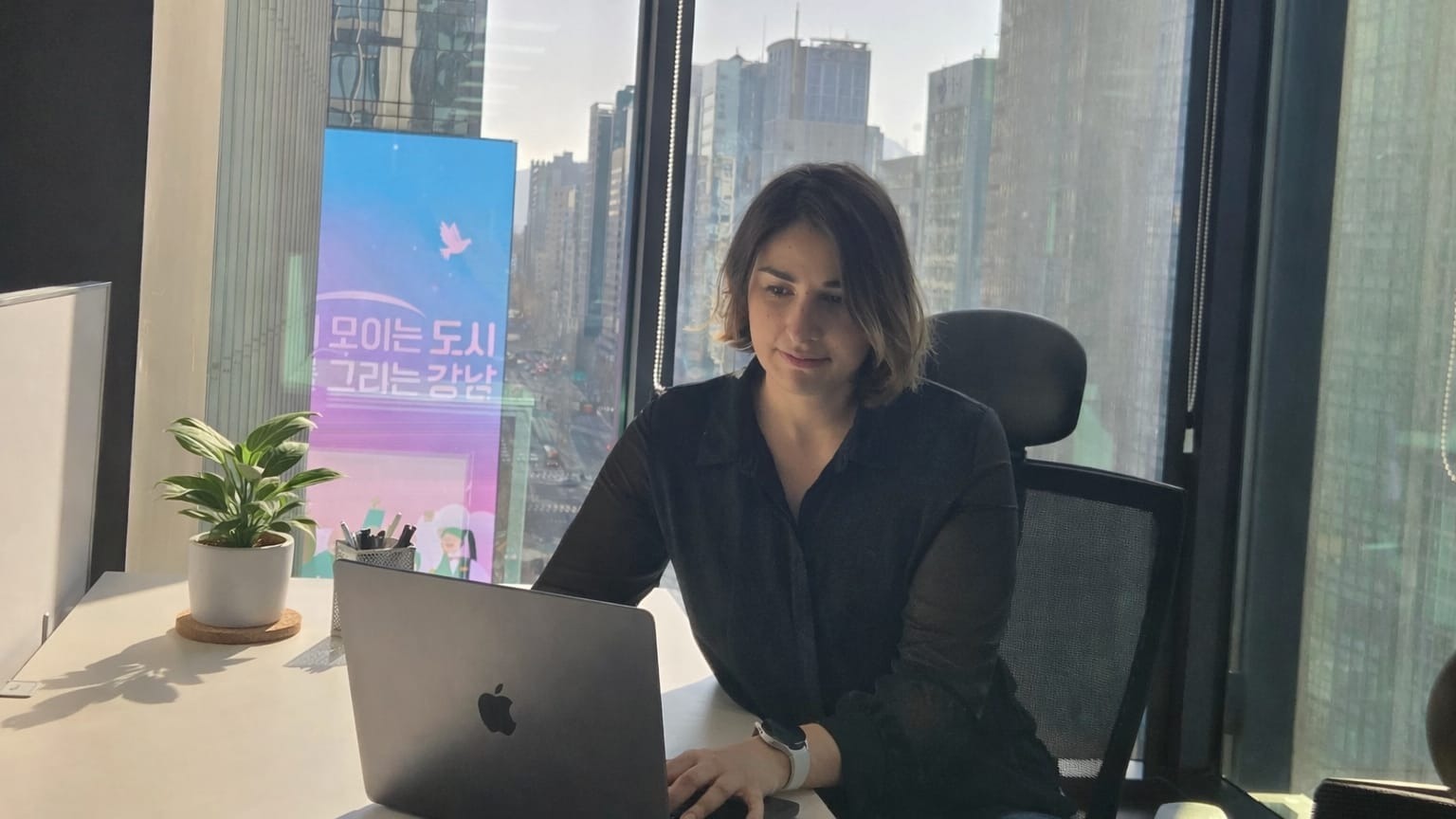 Azərbaycanlı xanım Koreyada xərçəngi süni intellektlə tez aşkar edən komandada